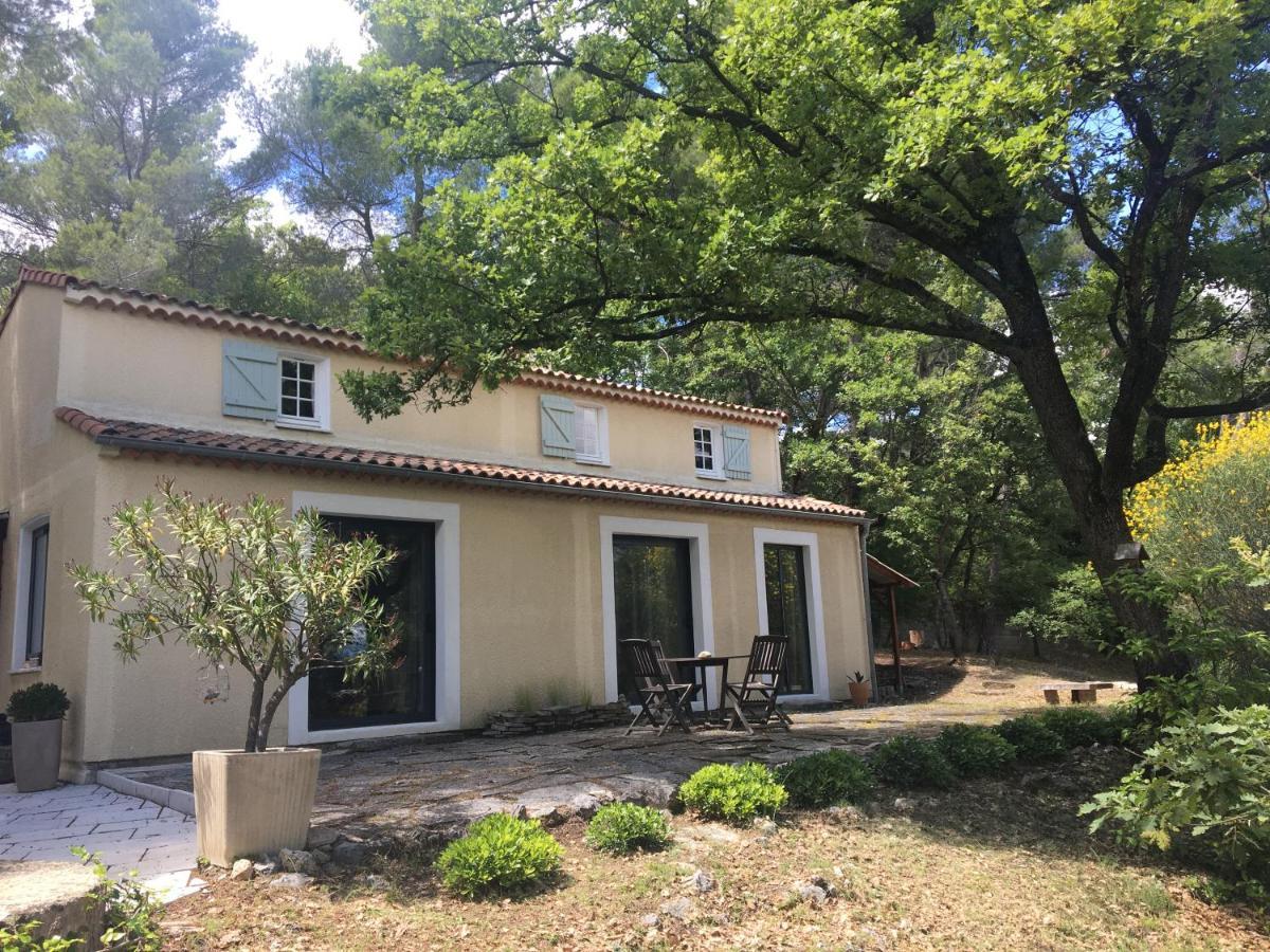 Villa De Carbonelle Pierrevert Kültér fotó