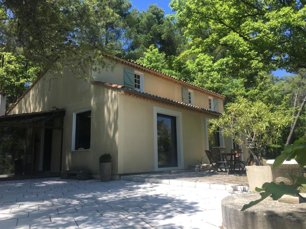Villa De Carbonelle Pierrevert Kültér fotó